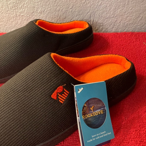 Slippers - Picture 2 of 4